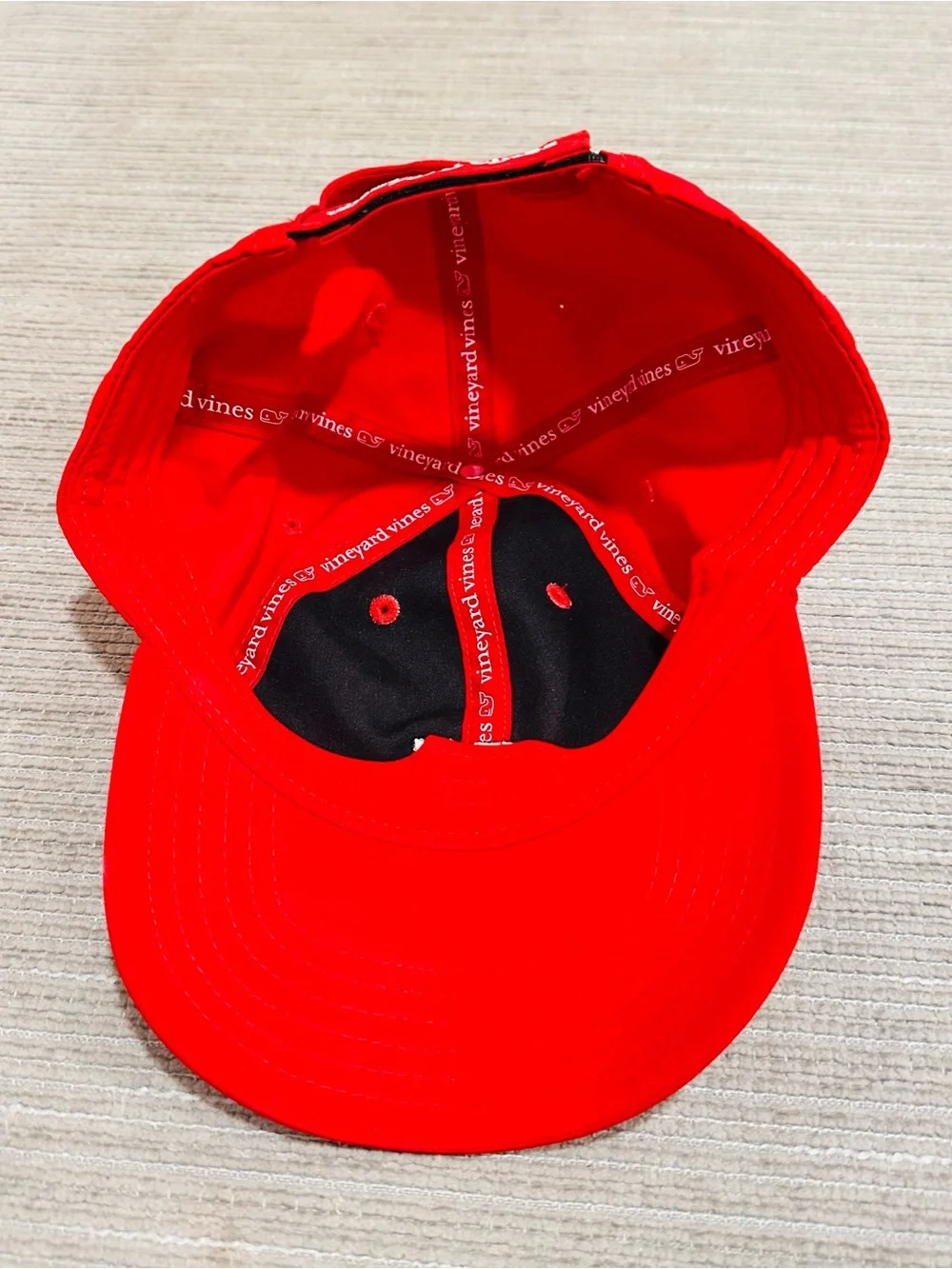 Vineyard Vines Red Men’s Baseball Hat Self Fastening Strap Snapback